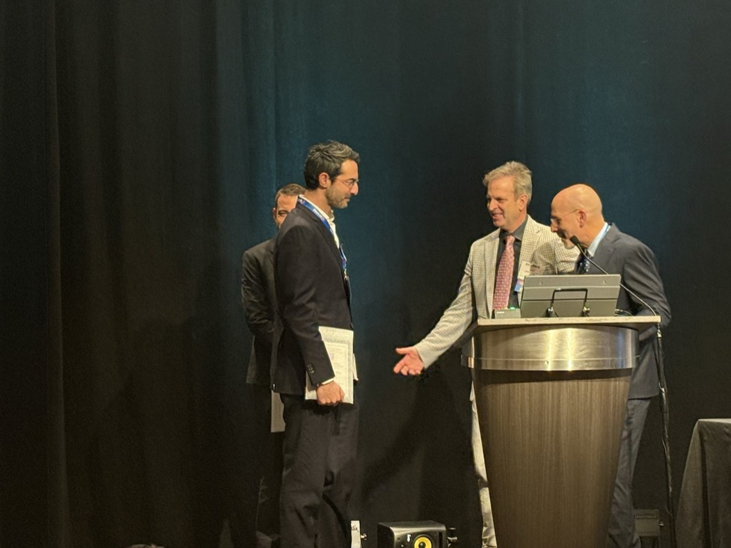 ד״ר אוראל גוברין מקבל את פרס International Scholars’ Award באטלנטה